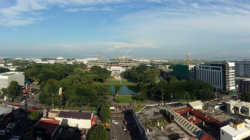Skymagz 812 At Cityscape Residences Bacolod Exteriör bild